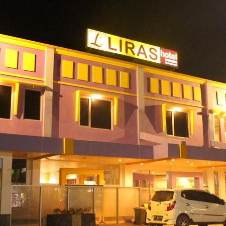 Liras Hotel Syariah Pulupanda Экстерьер фото