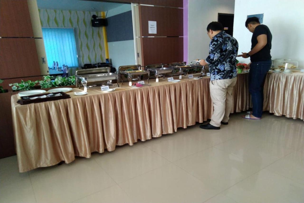 Liras Hotel Syariah Pulupanda Экстерьер фото