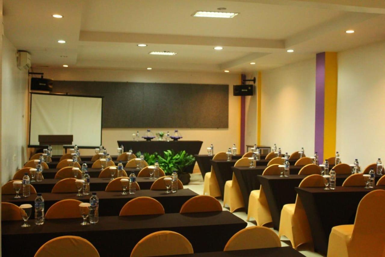 Liras Hotel Syariah Pulupanda Экстерьер фото