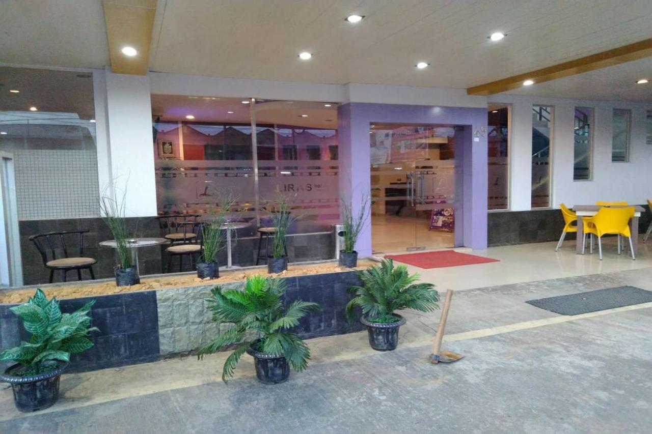 Liras Hotel Syariah Pulupanda Экстерьер фото